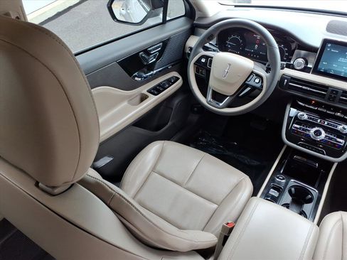 Certified 2022 Lincoln Corsair Standard w/ Equipment Group 101A image 13