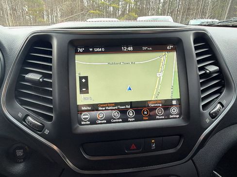 Used 2022 Jeep Cherokee Trailhawk w/ Sound & Nav Group image 32