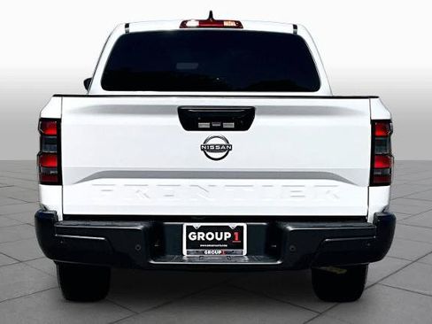 Certified 2025 Nissan Frontier S RWD image 5