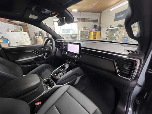 New 2025 GMC Canyon Elevation w/ Convenience Package image 30