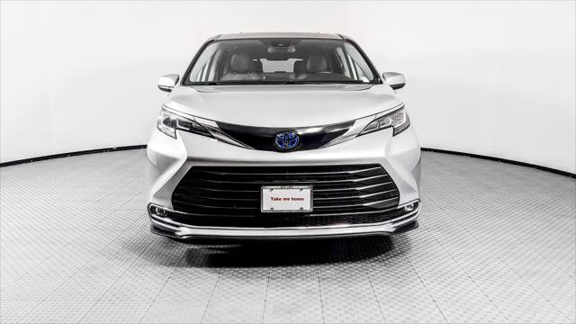 Used 2023 Toyota Sienna XLE AWD/4WD image 12