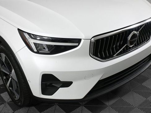 Used 2023 Volvo XC40 B5 Plus w/ Driver Assist Package image 33