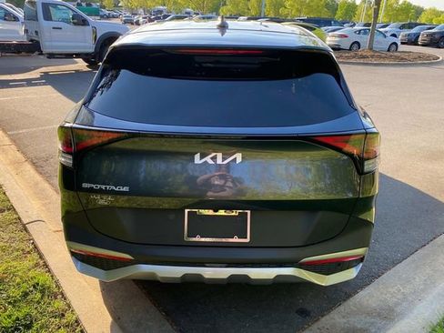 Used 2023 Kia Sportage EX FWD image 32