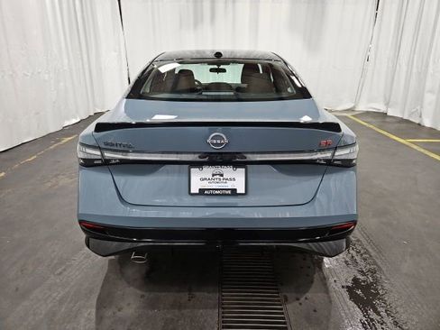 New 2026 Nissan Sentra SR w/ Floor Mat Package FWD image 4
