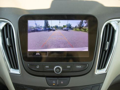 Used 2023 Chevrolet Malibu LT FWD image 11