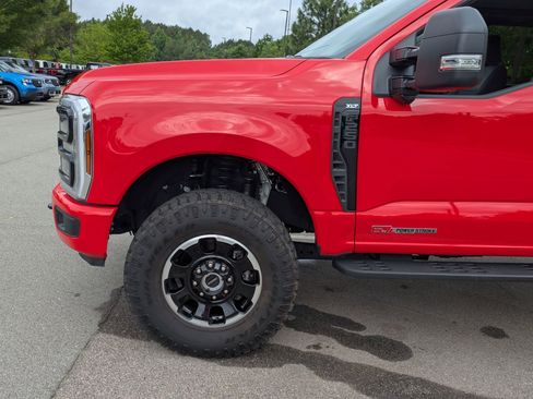 Certified 2025 Ford F250 XLT w/ Black Appearance Package AWD/4WD image 11