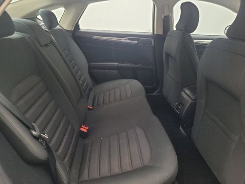 Used 2018 Ford Fusion SE w/ Fusion SE Technology Package FWD image 19