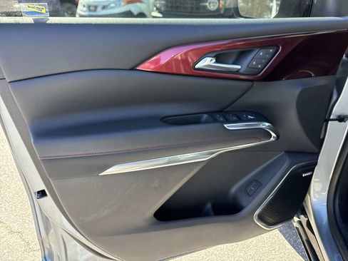 Certified 2024 Chevrolet Traverse RS image 25