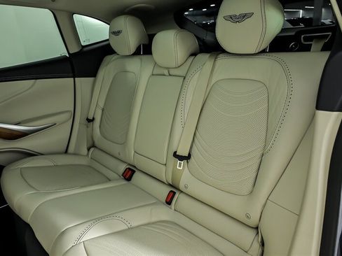 Used 2022 Aston Martin DBX AWD/4WD image 23