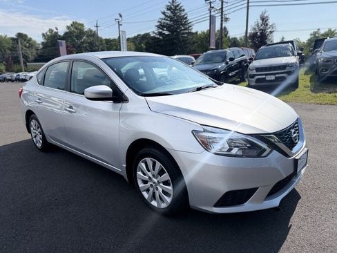Used 2017 Nissan Sentra SV FWD image 2