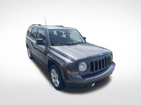 Used 2016 Jeep Patriot Latitude FWD image 1