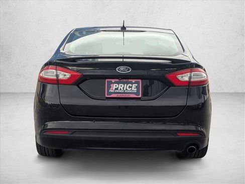 Used 2016 Ford Fusion SE image 4