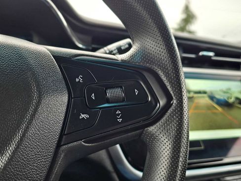 Used 2023 Chevrolet Bolt LT image 32