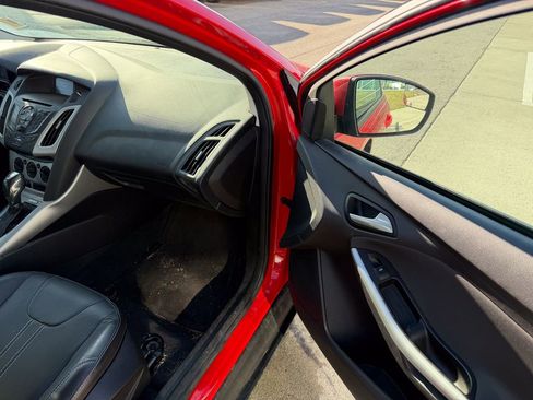 Used 2014 Ford Focus SE w/ Equipment Group 201A image 16
