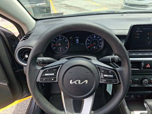 Certified 2023 Kia Forte LXS FWD image 18