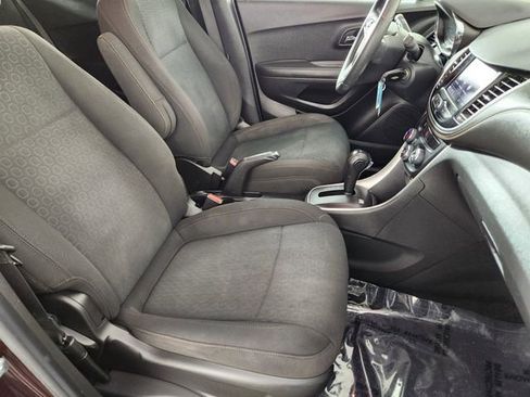 Used 2020 Chevrolet Trax LS w/ Tint and Cruise Package AWD/4WD image 13