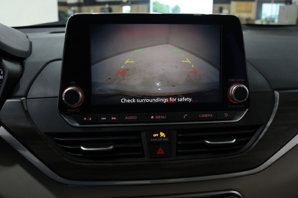 Used 2025 Nissan Altima 2.5 SV FWD image 19