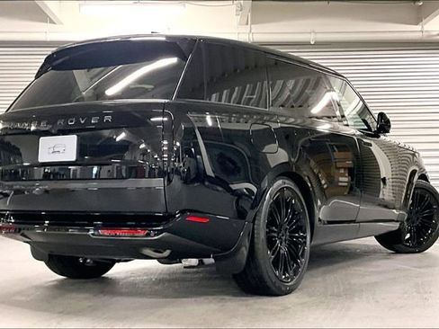 New 2026 Land Rover Range Rover Long Wheelbase SE image 4