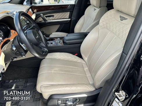 Used 2017 Bentley Bentayga AWD/4WD image 14