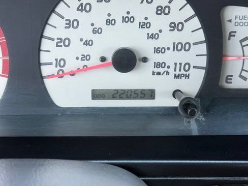 Used 2001 Toyota Tacoma 2WD Xtracab image 4