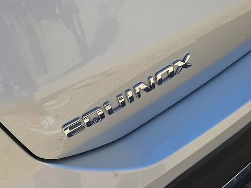 Used 2022 Chevrolet Equinox Premier FWD image 11
