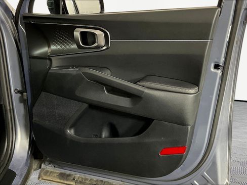 Used 2024 Kia Sorento S w/ Panoramic Sunroof Package FWD image 29