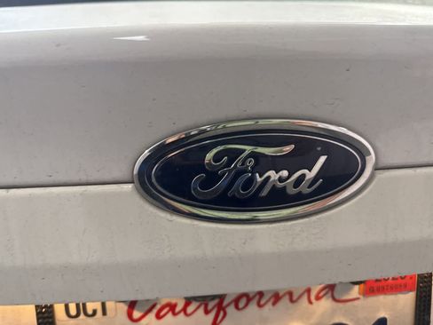 Used 2020 Ford Fusion SE image 11