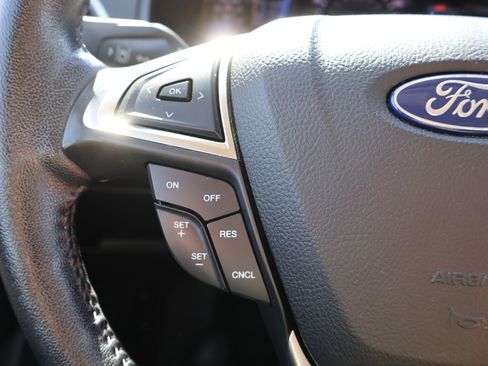 Used 2022 Ford Edge SEL image 31