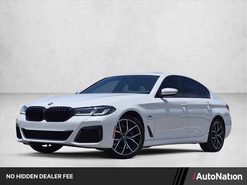 Used 2022 BMW 530e w/ M Sport Package RWD image 1