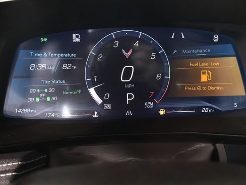 Used 2024 Chevrolet Corvette Stingray Preferred Cpe w/ Z51 Performance Package RWD image 4