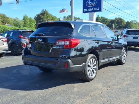 Used 2018 Subaru Outback 2.5i Touring AWD/4WD image 5