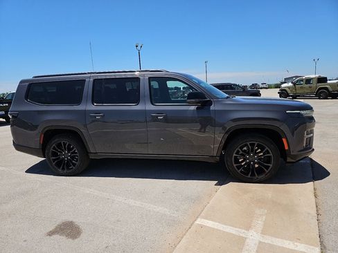 New 2026 Jeep Grand Wagoneer L Summit AWD/4WD image 9