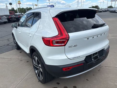 Used 2024 Volvo XC40 B5 Plus w/ Protection Package Premier AWD/4WD image 8