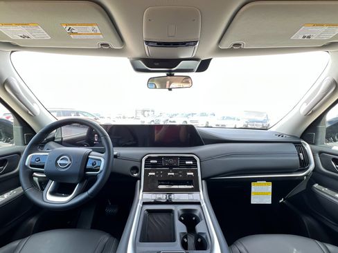 New 2025 Nissan Armada SV image 9