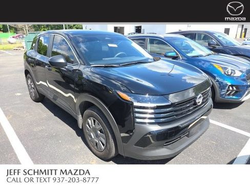 Used 2025 Nissan Kicks S AWD/4WD image 1