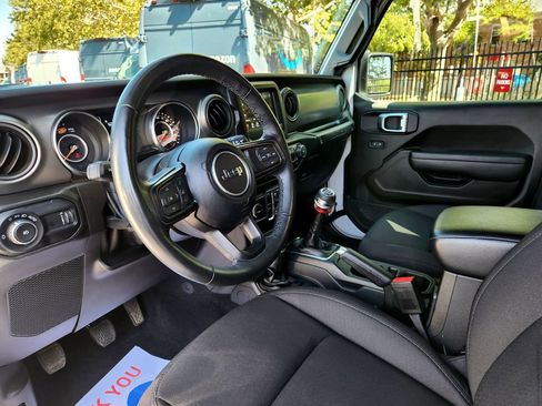 Used 2023 Jeep Wrangler Willys image 16