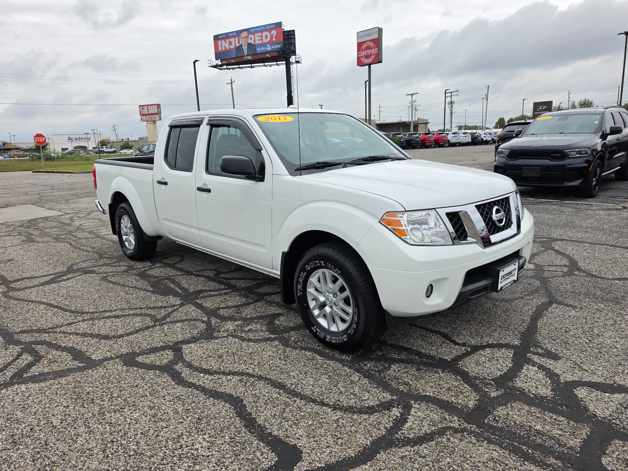 Used 2017 Nissan Frontier SV w/ SV Value Truck Package AWD/4WD image 4