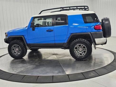 Used 2007 Toyota FJ Cruiser 4WD image 3