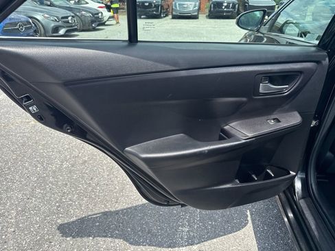 Used 2017 Toyota Camry SE FWD image 24