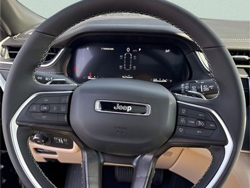 New 2025 Jeep Grand Cherokee L Limited image 15