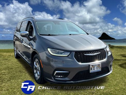 Used 2022 Chrysler Pacifica Limited image 10