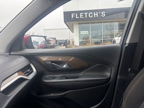 Used 2018 GMC Terrain SLE image 11