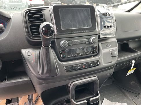 Used 2025 RAM ProMaster 2500 w/ Convenience Group image 26