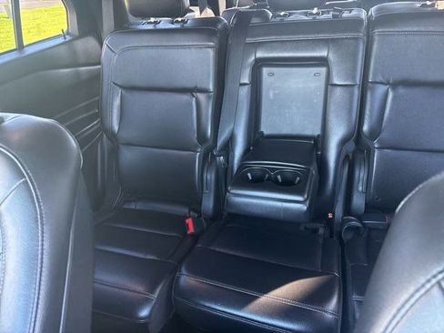 Used 2020 Ford Explorer XLT w/ Equipment Group 202A image 32