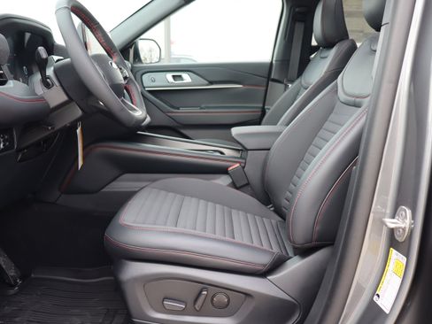 New 2026 Ford Explorer ST-Line image 9