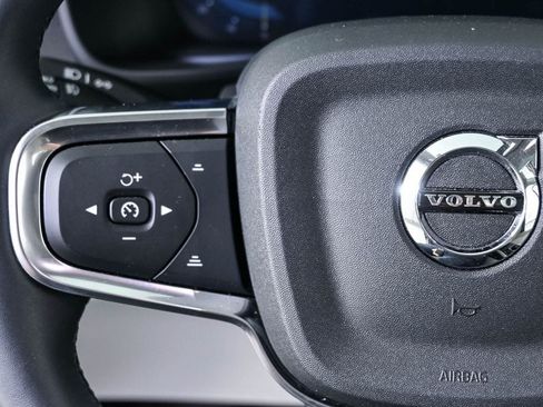 Certified 2025 Volvo XC40 B5 Ultra AWD/4WD image 12