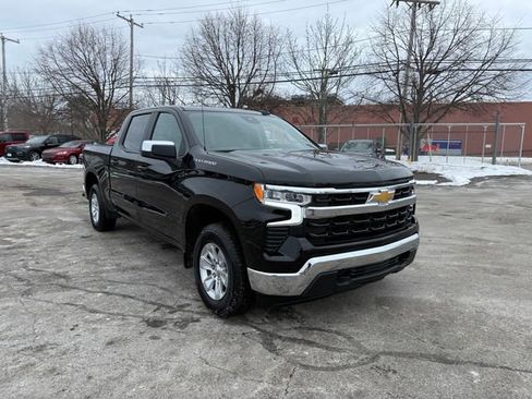 Used 2025 Chevrolet Silverado 1500 LT AWD/4WD image 18
