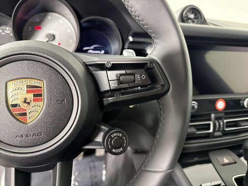 Certified 2025 Porsche Macan S image 39