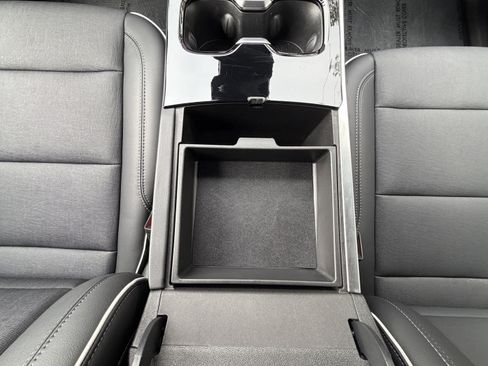 Used 2025 Buick Enclave Preferred image 26