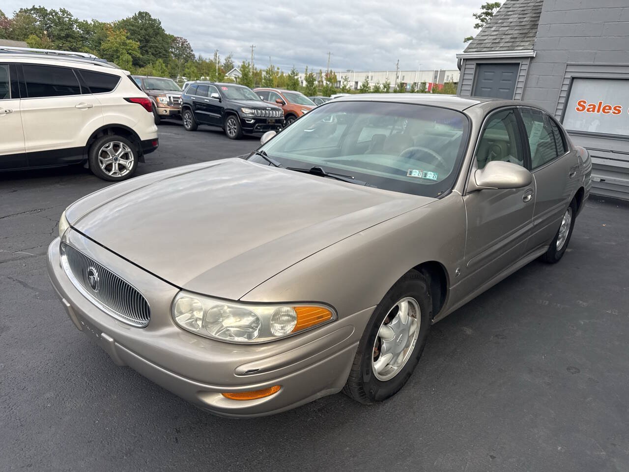 Used 2001 Buick Le Sabre Custom w/ Luxury Pkg FWD image 3